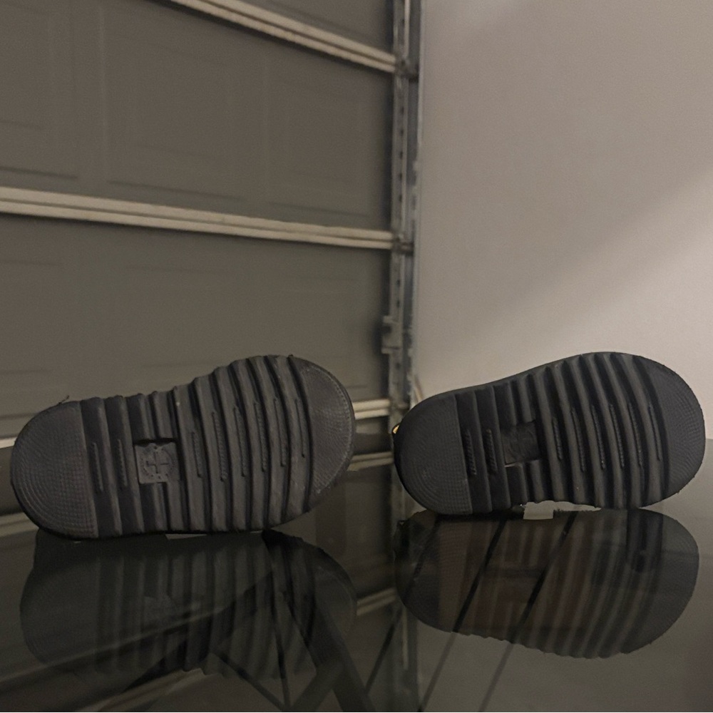 Dr. Martens Toddler Strap Sandals - Picture 7 of 11